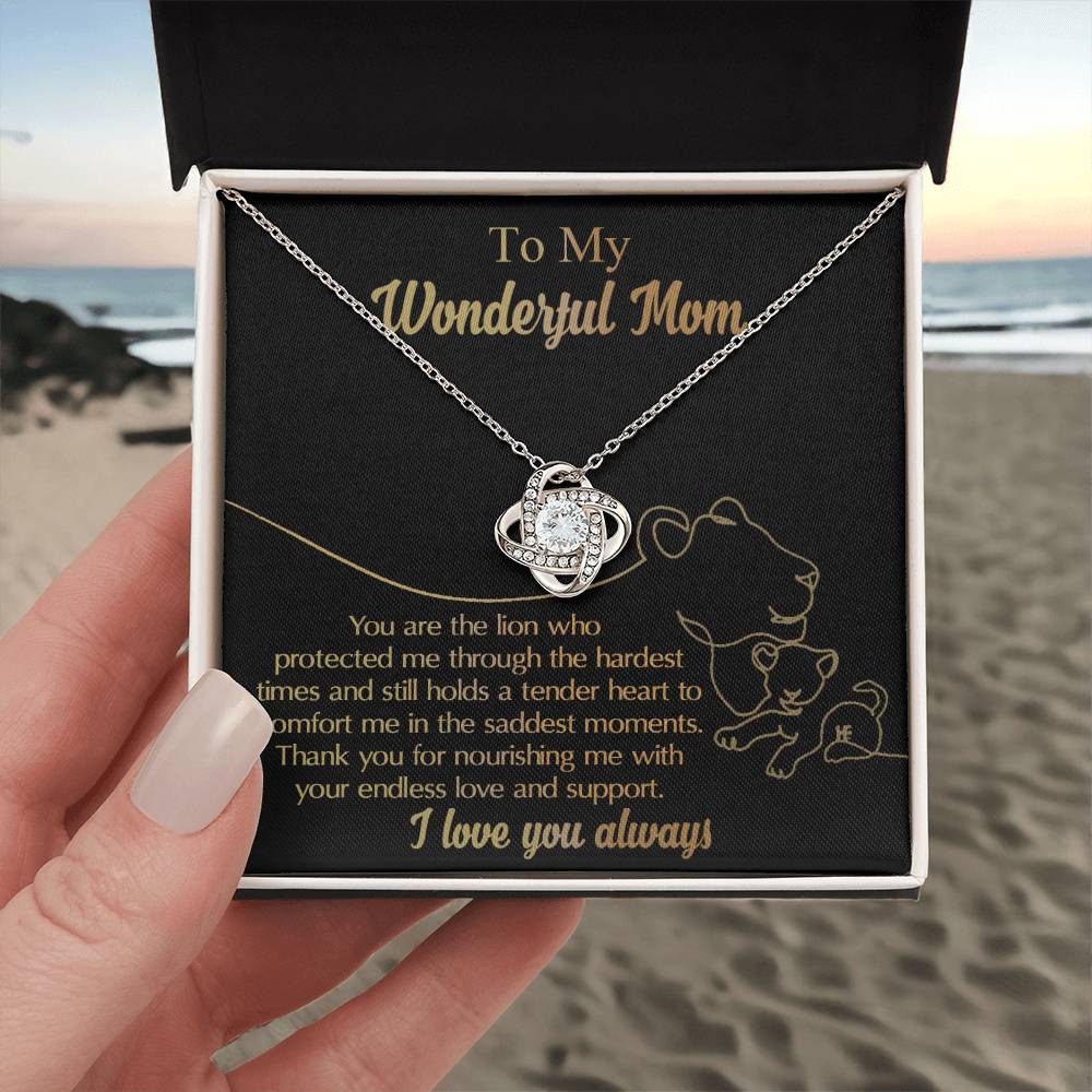 To My wonderful Lion Mom Necklace