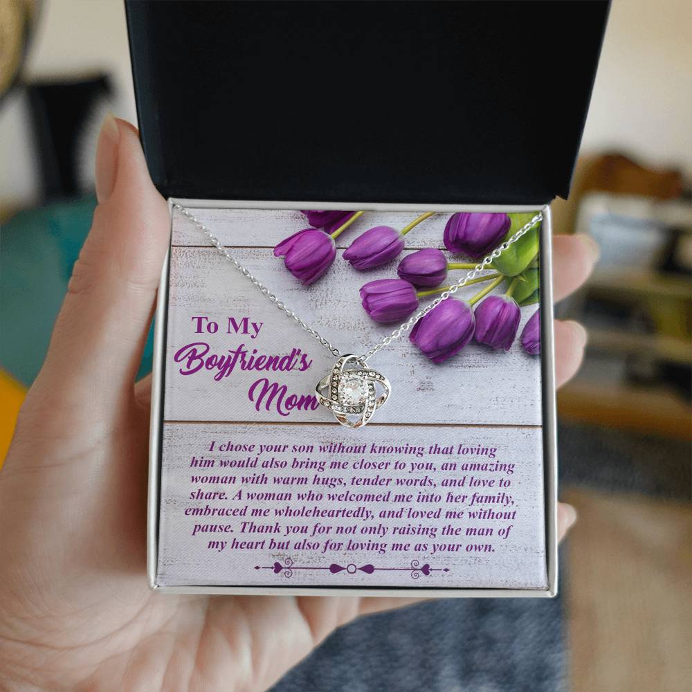 To My Boyfriend's Mom Necklace